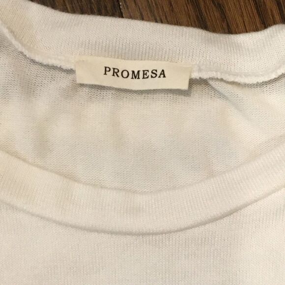 Women’s 3/4 Sleeve Flat Knit Sidetail Shark Bite Tunic - Picture 6 of 8